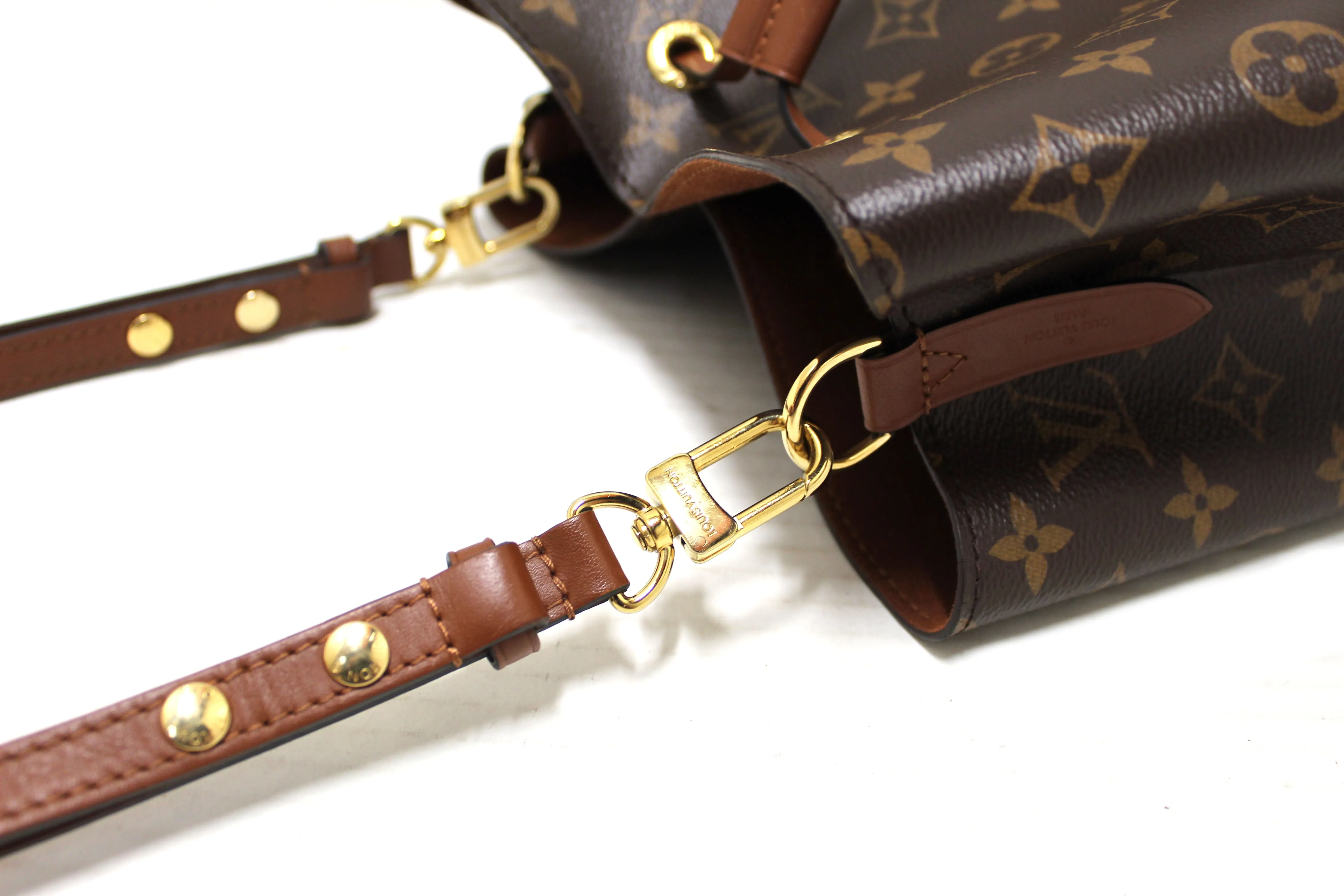 Authentic Louis Vuitton Classic Monogram Brown NeoNoe Shoulder Bag
