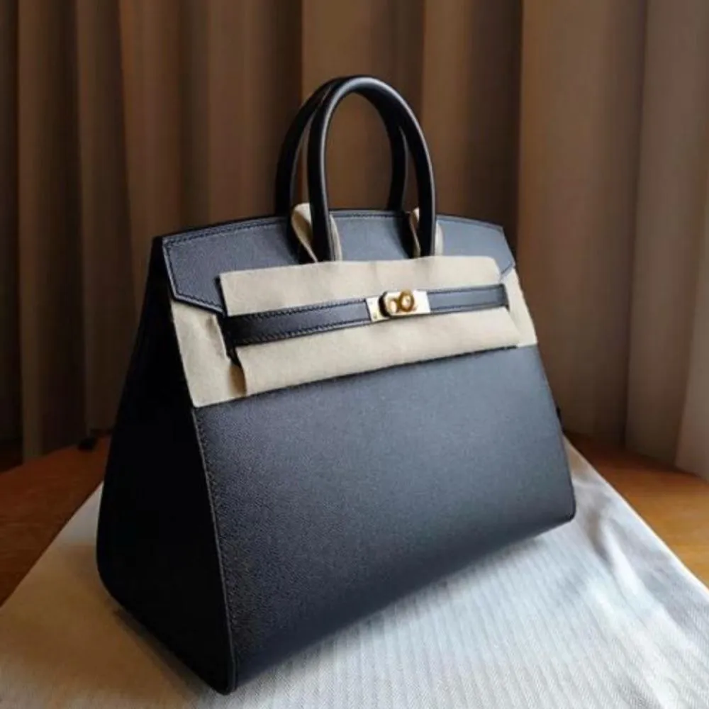 Hermès Birkin 25 Noir (Black) Sellier Epsom Gold Hardware GHW